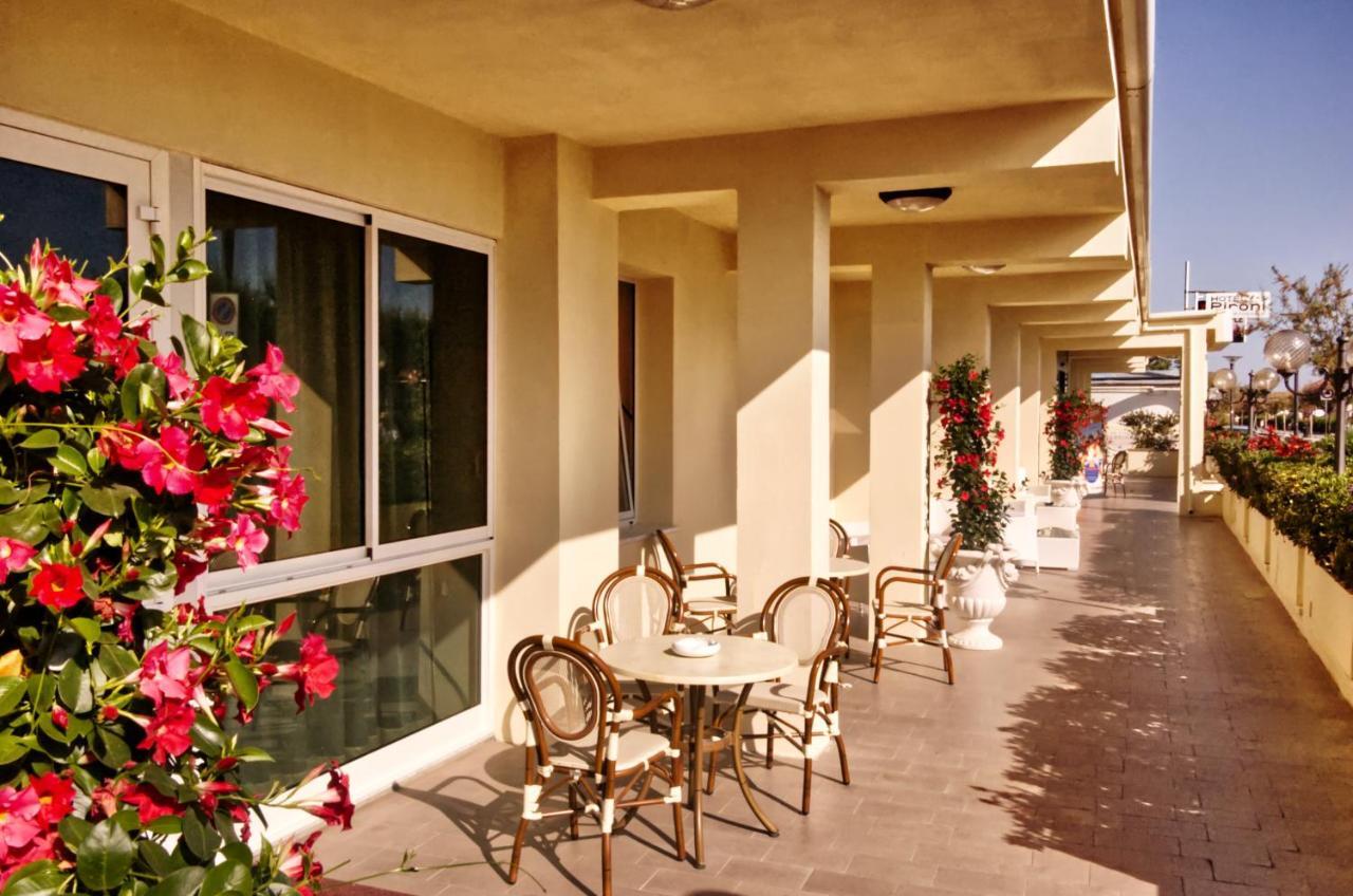 Hotel Pironi San Mauro Mare Εξωτερικό φωτογραφία